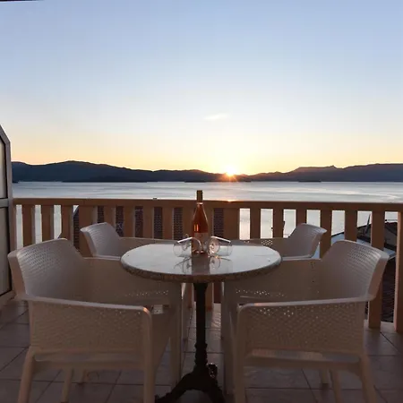 アパート Apartment Resort コマルナ