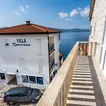 Apartment Resort * Комарна