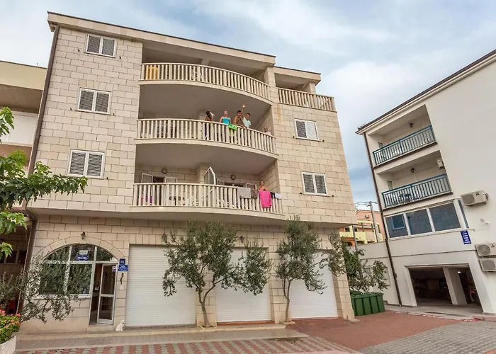 아파트 Apartment Resort *