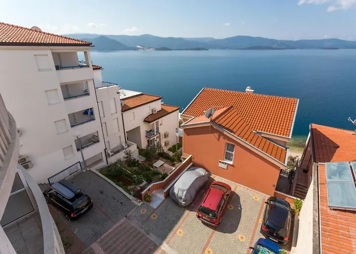 아파트 Apartment Resort *